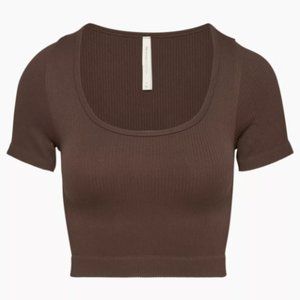 Aritzia The Group by Babaton Cropped Flow Seamless Scoopneck Body Con T-Shirt